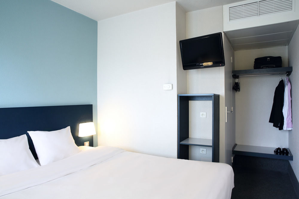 B&B Hôtel Hyères Eksteriør billede