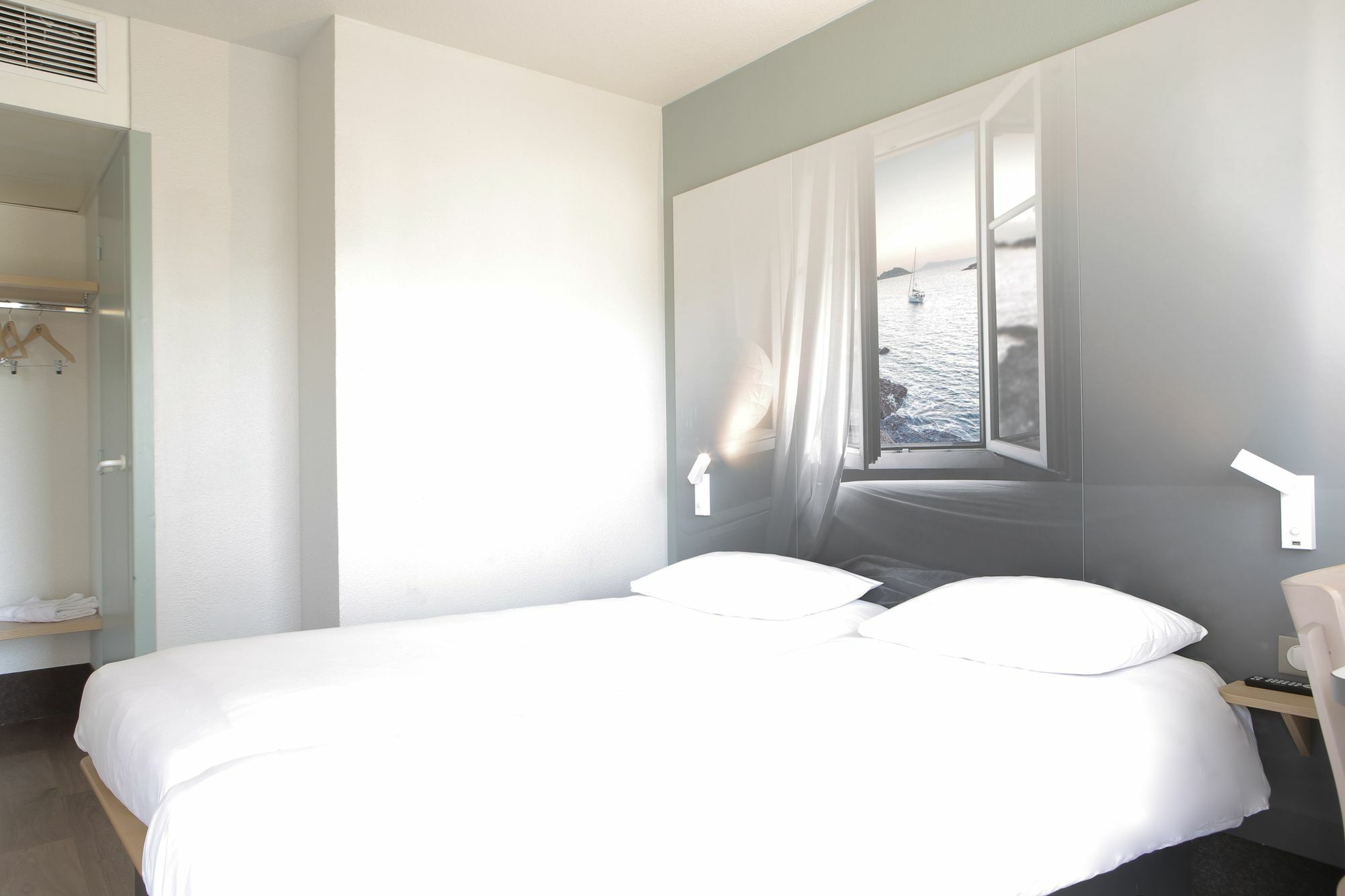 B&B Hôtel Hyères Eksteriør billede