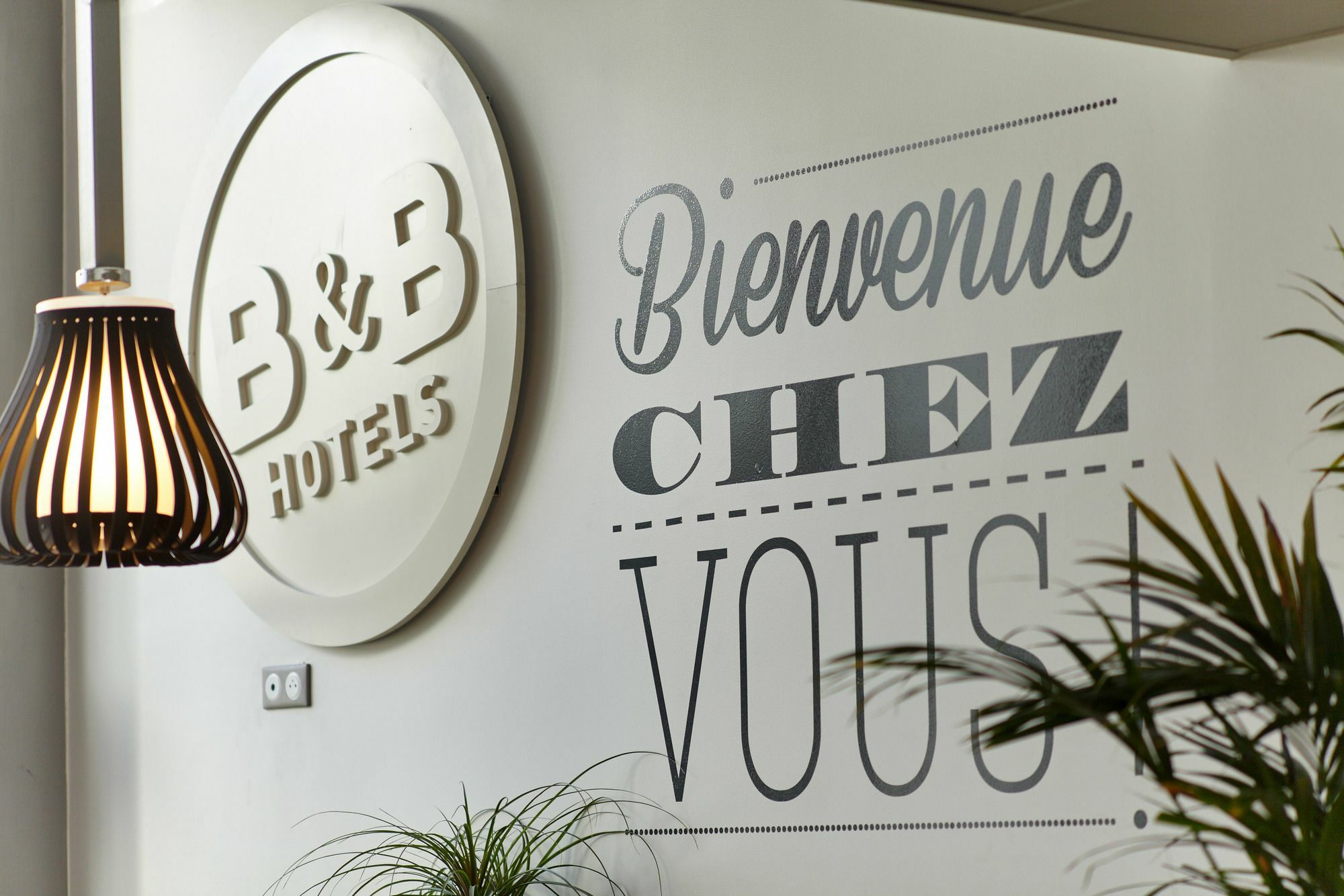 B&B Hôtel Hyères Eksteriør billede