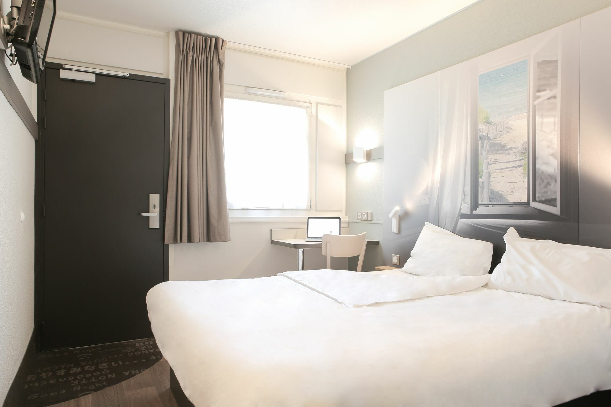 B&B Hôtel Hyères Eksteriør billede